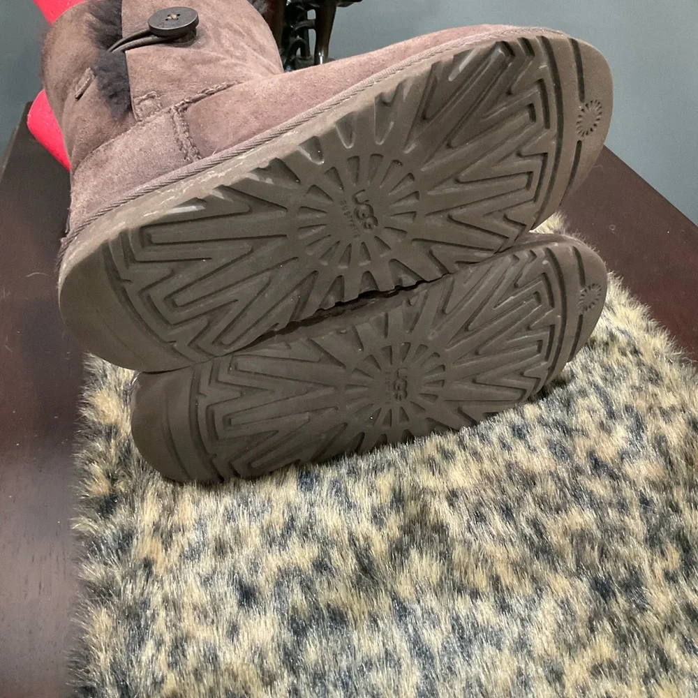 UGG BAILEY BUTTON‎ LEATHER BOOTS